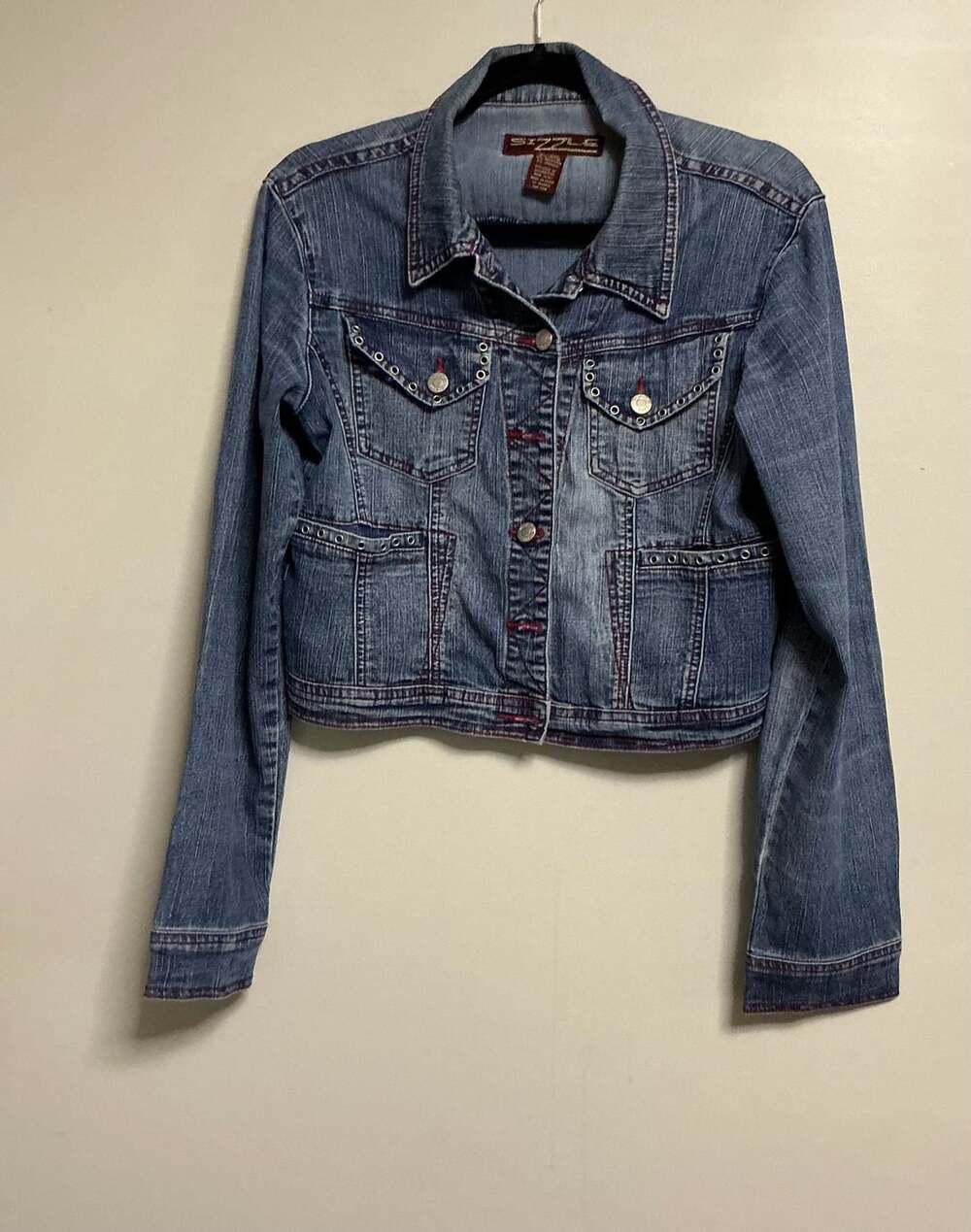 Y2K Sizzle Jeans Women's Medium Wash Cropped Denim Jacket with Grommets